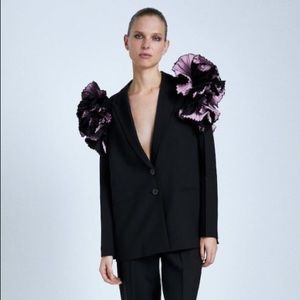 EXCELLENT Zara Unique Shoulder Ruffle Blazer, Black and Pink, US S
